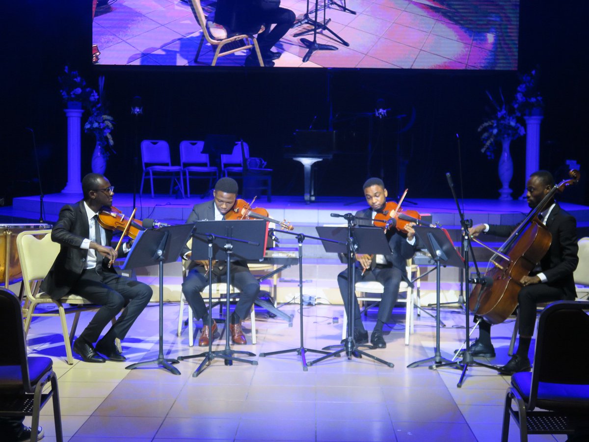 thehudgroup's tweet photo. Gramophone Academy String Quartet's spellbinding performance: Mozart's timeless charm in Quartet no.4, C major, meets soulful 'Nyame Tease' by Prof. Yaw Sekyi-Baidoo, embracing their African roots. A mesmerizing fusion of classical and cultural brilliance! πΆ
#HopeAliveConcert https://t.co/k5abg8KfOK