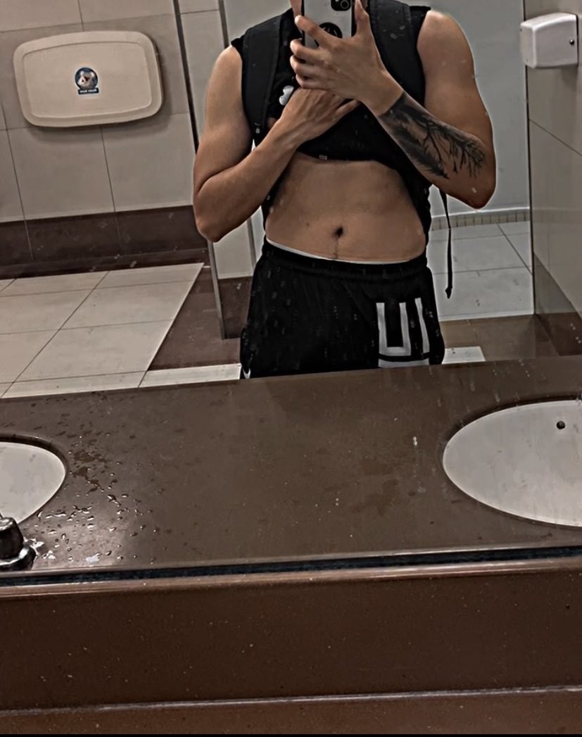 oss_821's tweet photo. Ya se va notando el gym 🍆🔥🔥🔥 https://t.co/kwNi3MPe2a