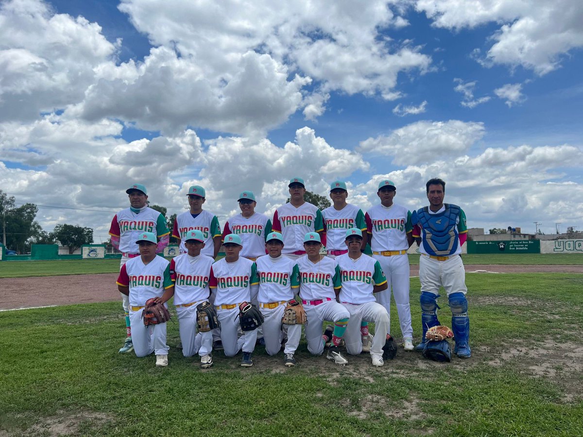 gabomon08's tweet photo. Estrenando Uniforme!!⚾️⚾️ https://t.co/xCOw2qjOf9