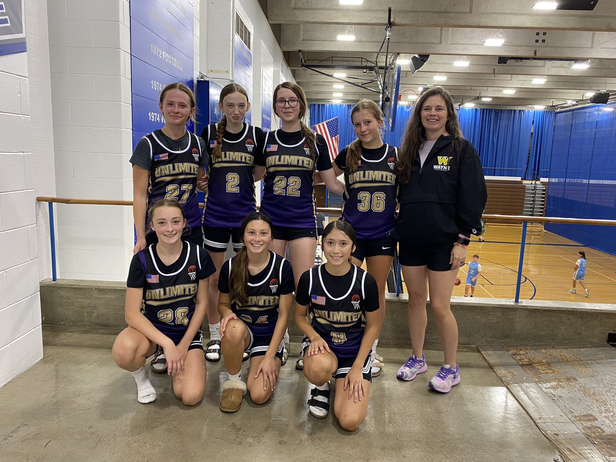 melzee003's tweet photo. Unlimited Premier 14U #midwestslamfest #summer2023 @GISHGBB @giybunlimited https://t.co/kzjnc5Cj2T