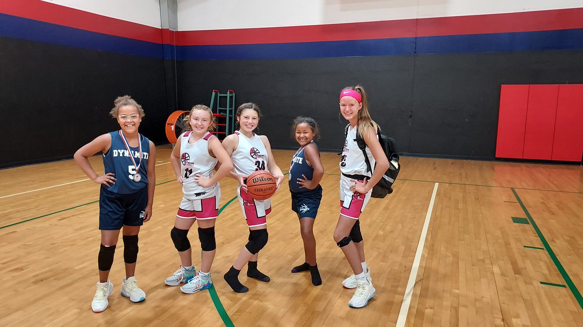 HannahCooper42's tweet photo. @LadyLionsWBB the future is bright! It was nice to see these girls putting in work this weekend ! 🖤💛🦁🦁🏀🏀 https://t.co/rRPyv1RMJv