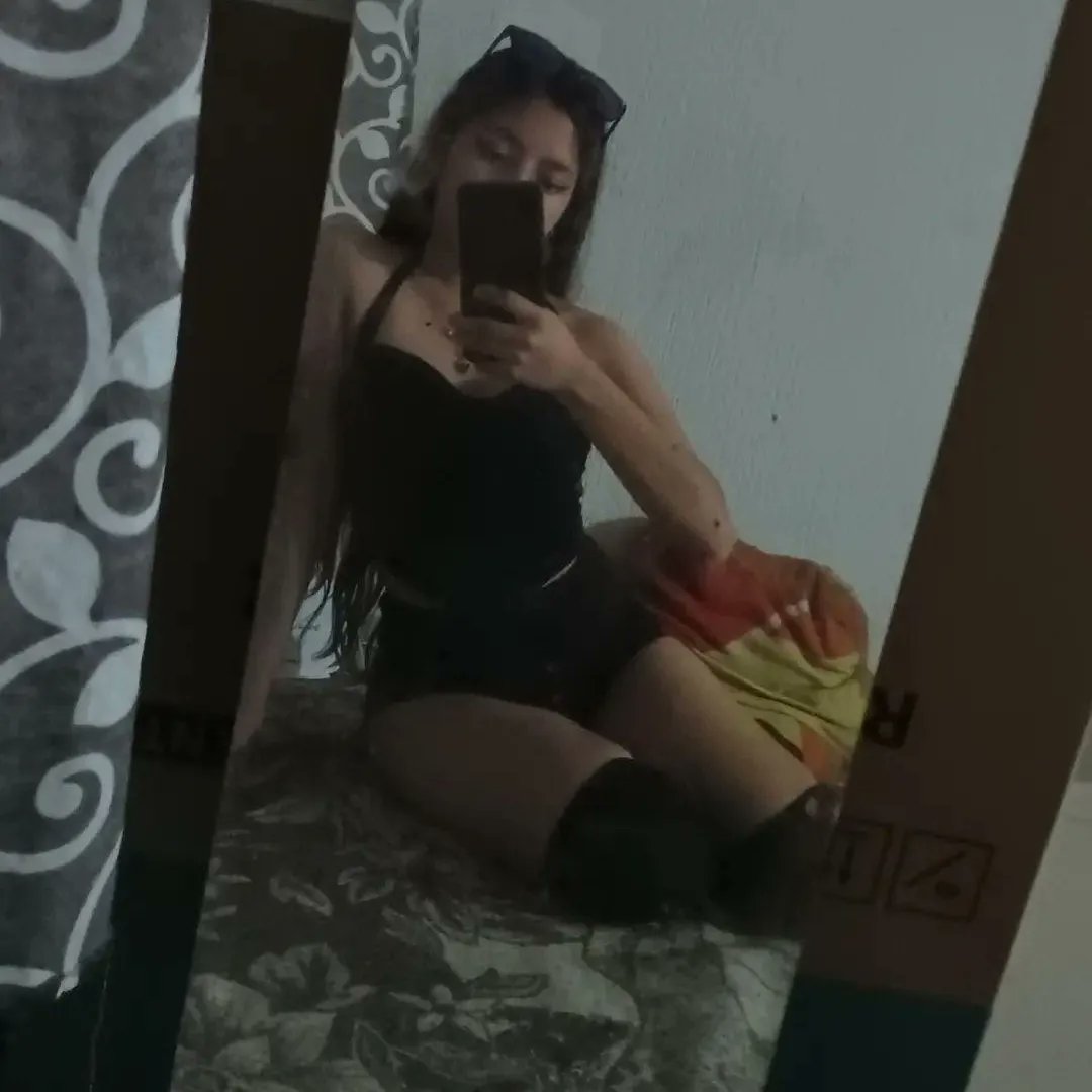 salmaponce10's tweet photo. 🤗 Compartir críticas sobre Victoria🖤 de manera anónima 🤗 
https://t.co/QuBW7dNuKp
Cuéntenme algo! https://t.co/WQWskUmGkh