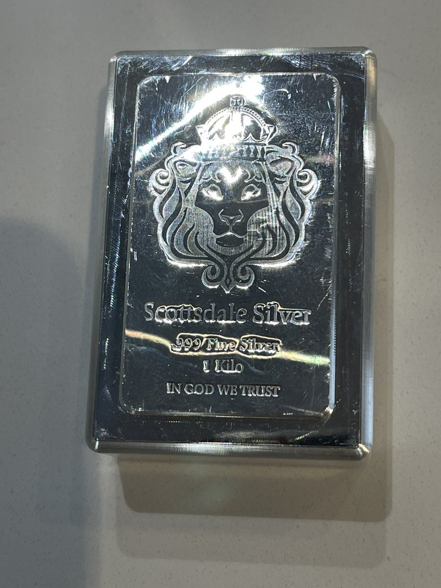 MHarriman55428's tweet image. Here’s some pieces from the #ScottsdaleMint that were included in the private purchase! Some are Sovereign coins that they produce for smaller nations! #SilverSqueeze #EndTheFed #DumpYourDollars