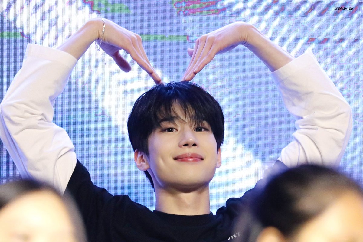 𝐂𝐇𝐄𝐑𝐈𝐒𝐇❤︎ tweet media