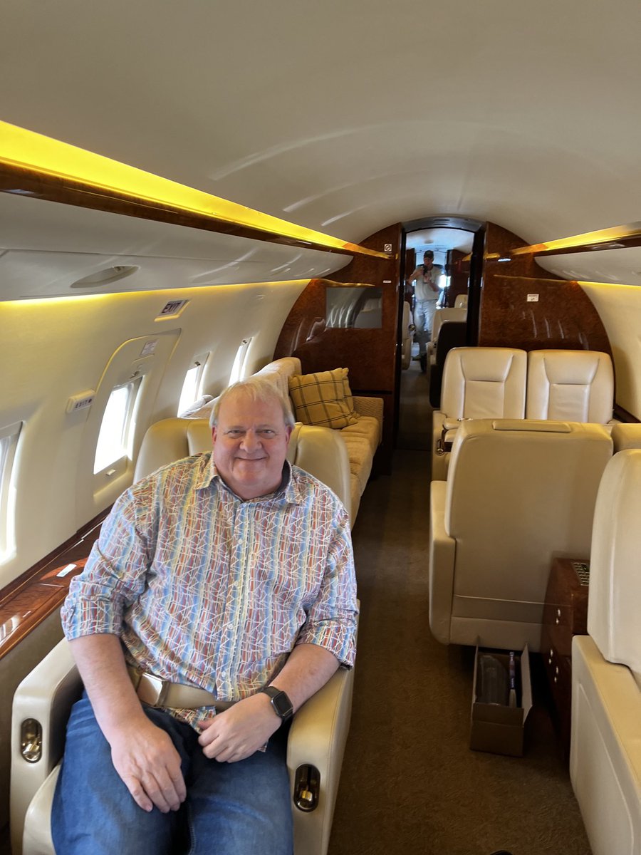 The real person who keeps Oaklawn going with his medical care for the backside . Dr Roper 👏🏻👏🏻