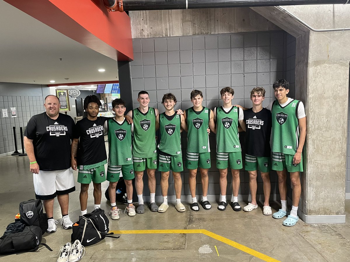 Gonna miss playing with this team and all the amazing memories we made. 16-0 summer record‼️Sucked being sick for our last aau tourney but i knew I couldn’t miss my last chance to play with these guys💯 Also a huge shoutout to all my family members that always support me🖤Bye AAU