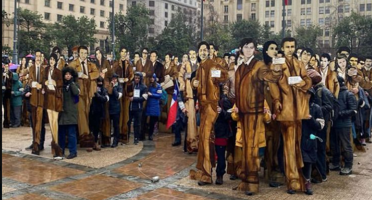 - Familiares Y Organizaciones de Derechos Humanos conmemoran a las víctimas de la Operación Colombo exigiendo Verdad, Justicia y Memoria

- En una emotiva y significativa manifestación, cientos de personas se congregaron, este sábado 22 de julio, en la explanada del Museo de la