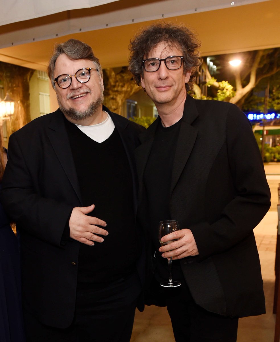 DrStrangeUpdate's tweet photo. FUN FACT: Marvel passed on Neil Gaiman and Guillermo Del Toro’s pitch for a Doctor Strange film in 2007. 🎬

The film would’ve seen Strange’s origins begin in 1920s New York following him for 90 years looking the same and included Clea. https://t.co/sUVO5eKCVN