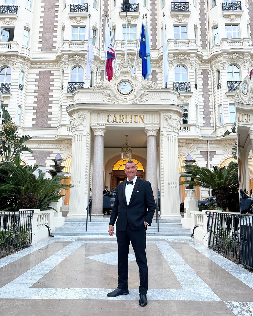 WilliamLegue's tweet photo. Summer vibes❤️ 🎩🪄✨
Enjoy your summer with Peace &amp; Love❤️🌎 https://t.co/VYZ1q21HWq