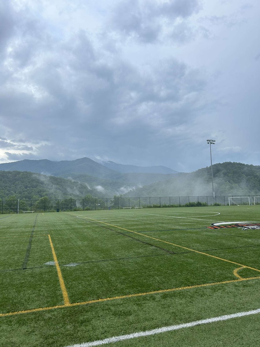 PryceBrown5's tweet photo. Had a great time at the #KohlsNSC this weekend in Gatlinburg TN. Great camp to compete against the best and even better view. Video is a 69 yard 4.0 kickoff. https://t.co/DKJtNAJ6X0