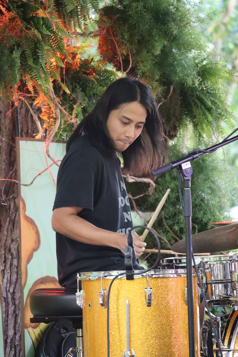 Garcia Peoples is rocking Creekside, attracting a very engaged audience. Make sure to stop by for our last set: Michael Hurley at 5p. Let’s go #NMF2023🤟