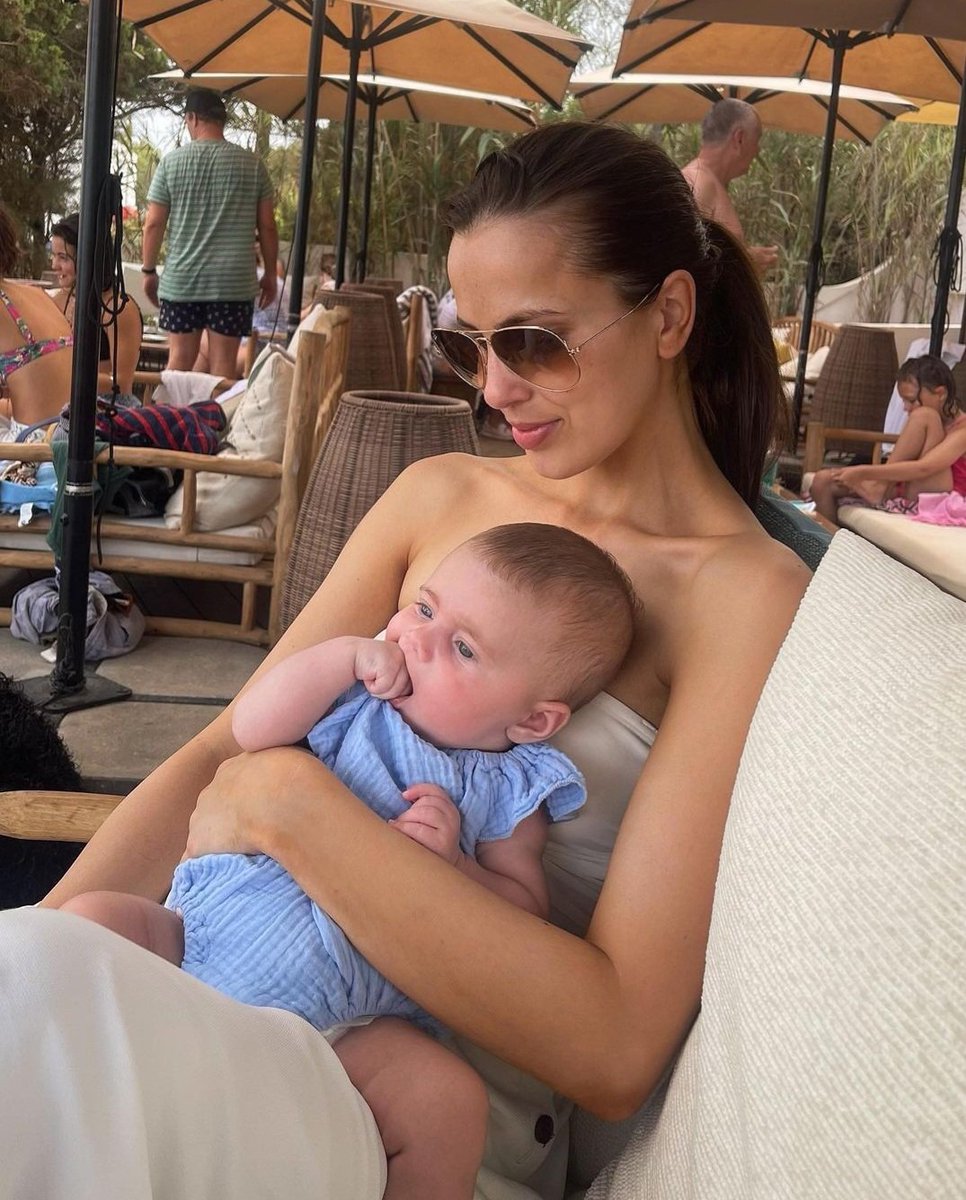 ReasonToLoveEJC's tweet photo. New | Sophia on vacation in Ibiza with baby Angelina🩷 https://t.co/BGVlZuMYij
