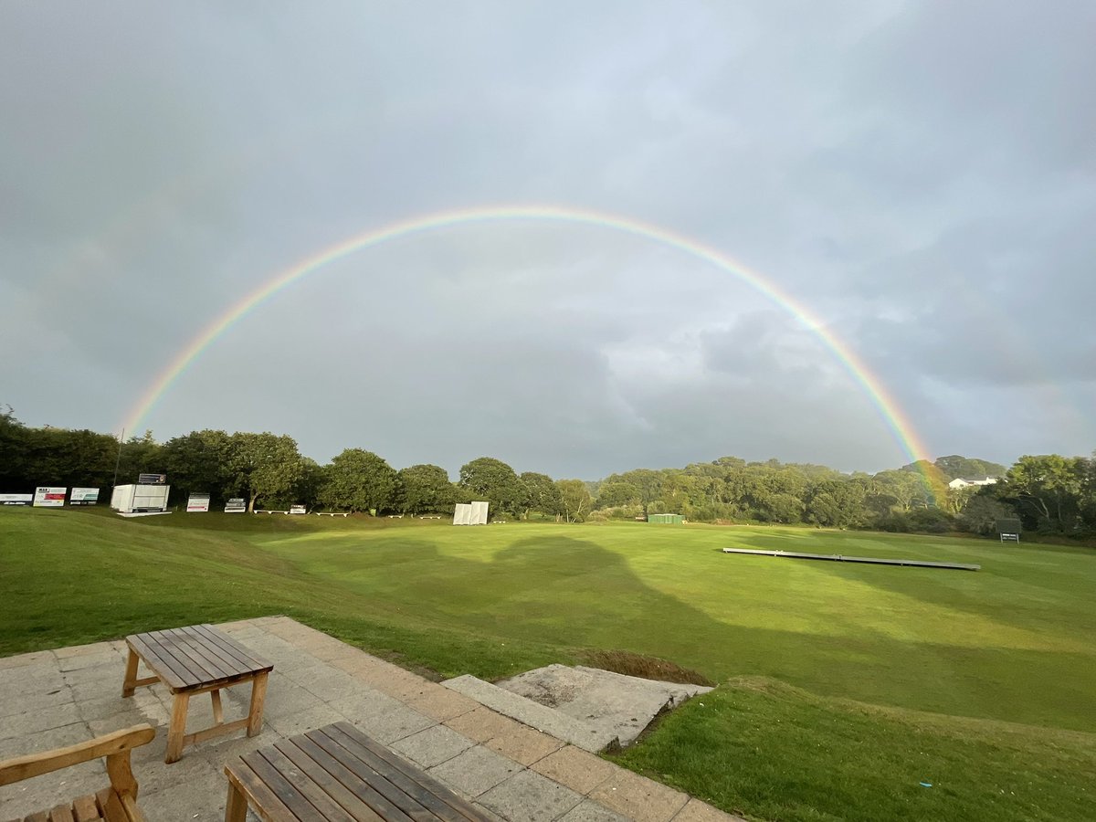 As our 24hr Charity Event comes to an end a magnificent rainbow appears over the cricket ground where our runners have been running their laps ⚡️ A great end to a great event ❤️ Thanks to our members for turning up and giving up their time to support 👏