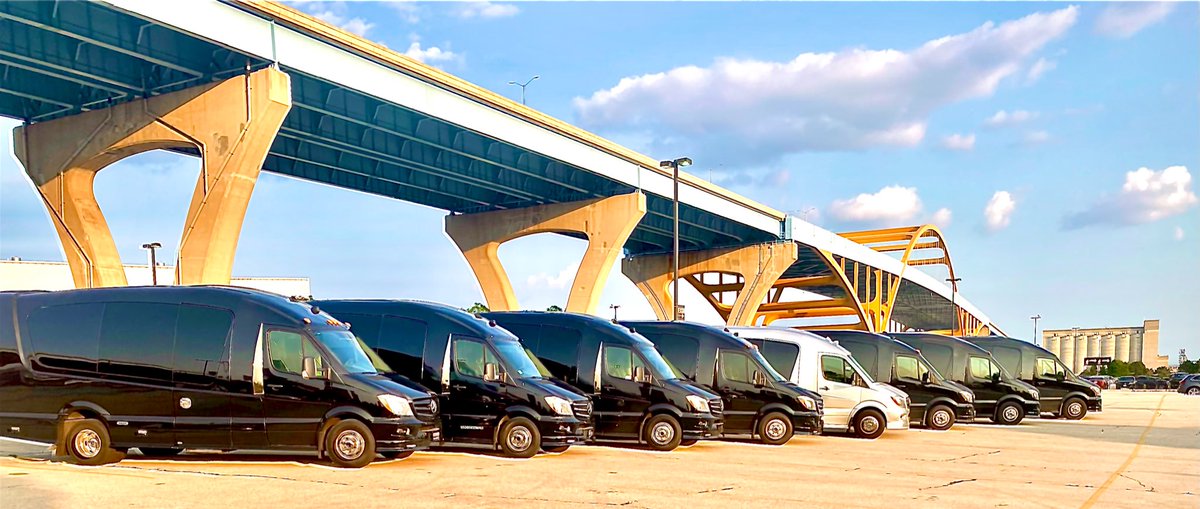 Three million dollars in Road Stallion Sprinters! That’s the Home Bridge in the background.