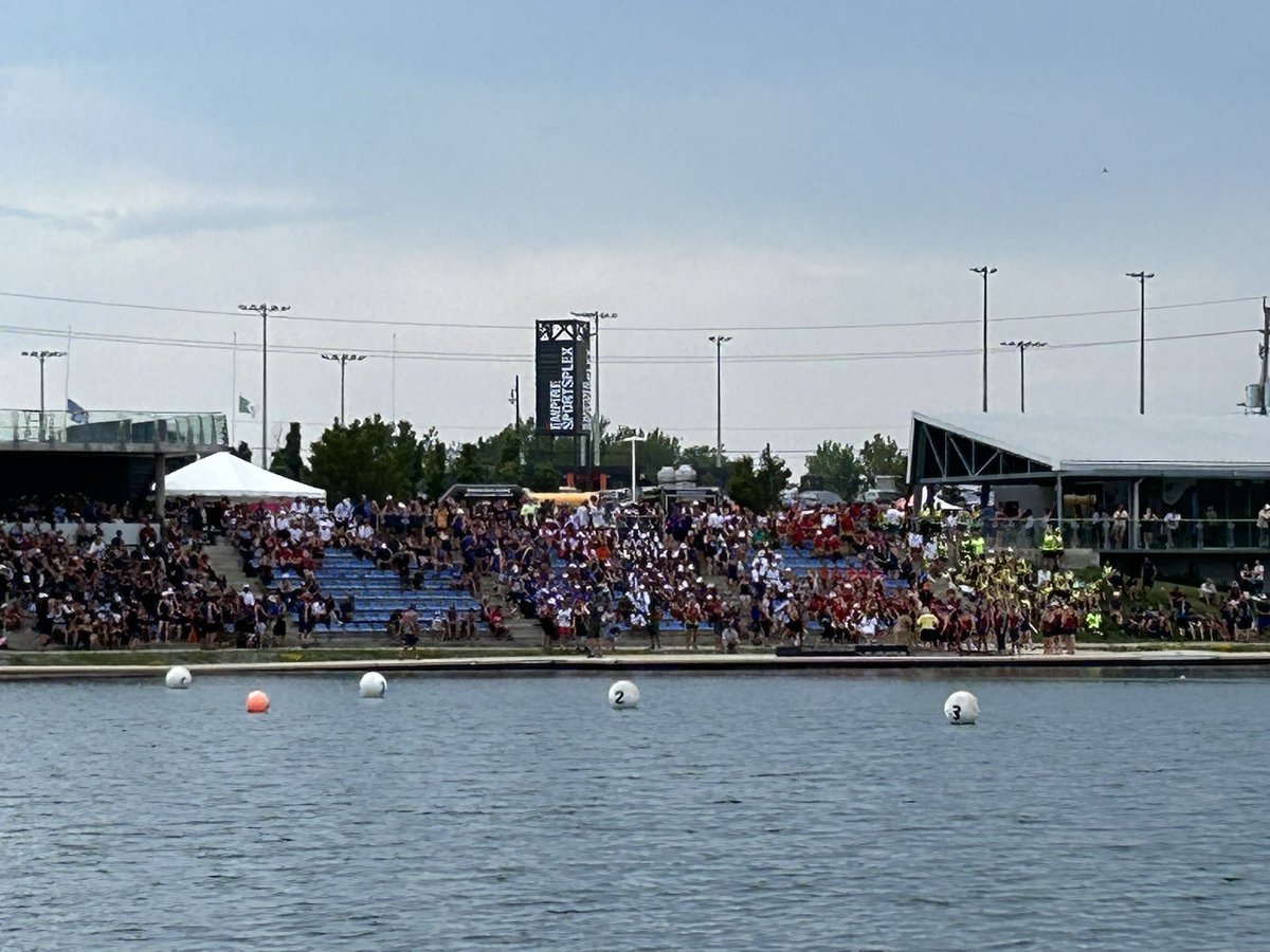 An amazing weekend of amateur sport, at the Dragon Boat Canada national championships. Big congrats to Eric’s University College+New College UofT team, winners of the gold medal in the U24 open (men’s) boat division, for their combined scores in the 200m, 500m and 2k races 🙌