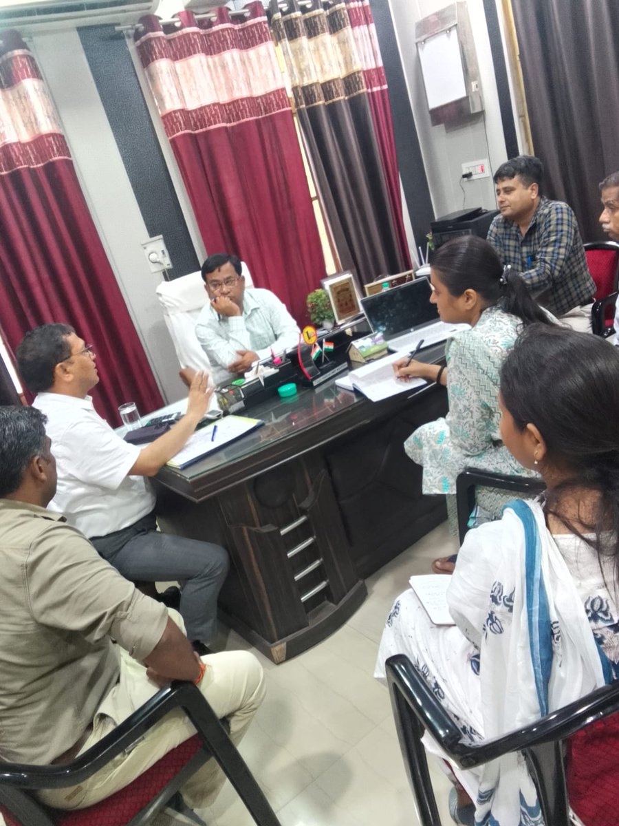 कार्यालय मे संचारी कार्यक्रम के अंतर्गत बाढ़ ग्रस्त इलाकों में पनपने वाली बीमारियों की रोकथाम के लिए संबंधित अधिकारियों के साथ समीक्षा बैठक की गई #संचारी_रोकथाम <a href="/BagpatDm/">DM Baghpat</a> <a href="/ChiefSecyUP/">S.P. Goyal, Chief Secretary, GoUP</a> <a href="/CMOfficeUP/">CM Office, GoUP</a> <a href="/MoHFW_INDIA/">Ministry of Health</a> <a href="/nhm_up/">NHM UP</a> <a href="/DRSATYENDRASHA7/">DR SATYENDRA SHARMA</a> <a href="/SagarThakurDEO/">SAGAR THAKUR - DEO</a> @DrVibhashRajput <a href="/SamajVibhag/">samaj kalyan vibhag</a>