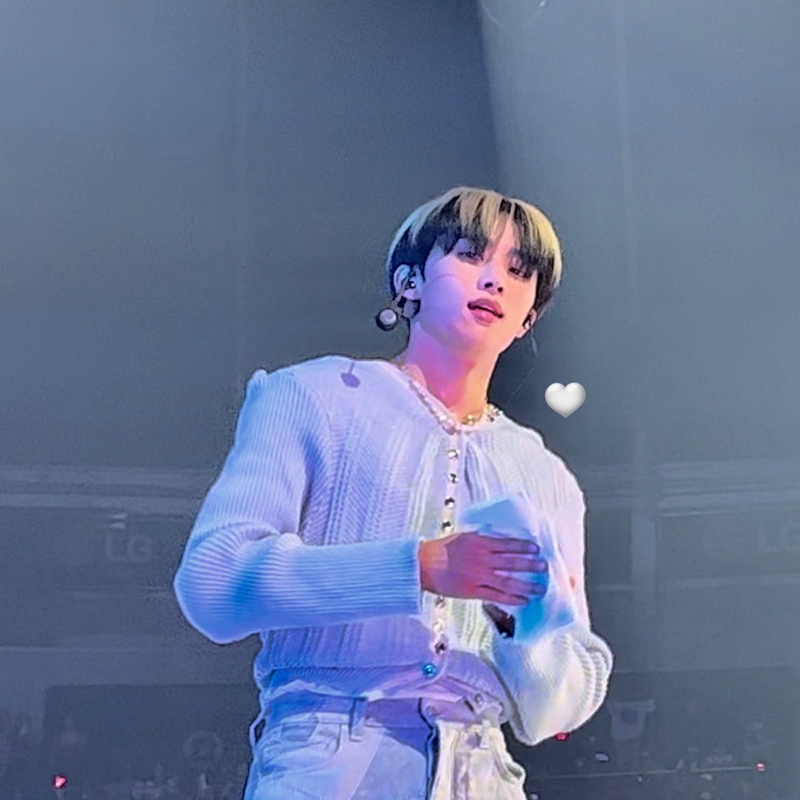 anqrycart's tweet photo. lewk at those teasing eyes…staring right before smiling and acting cute...you know how to get mE 🙄🫵

#선우 #ZENERATION_MNL https://t.co/jQ1Afju94c