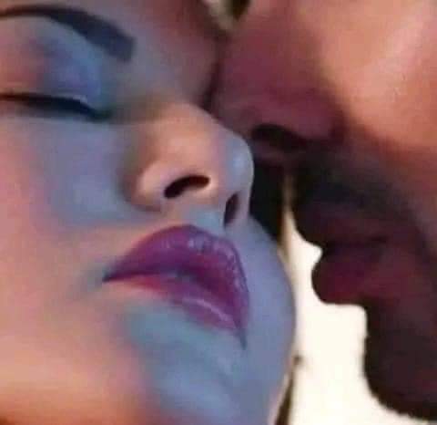 سَـ أَظَلُّ أَحْلُم وَ أَحْلُمُ بِك حَّتىَ يَسْتَسْلمَ الوَآقِعُ وَيَجْمَعُنَا مَعَا