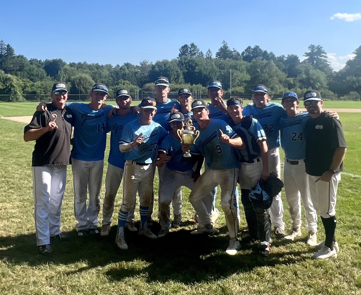 🏆PBR New England Open Champs!🏆

18U-Northeast’s Jacob Rosati throws a NO-HITTER in the final to seal the win and tournament championship. 

@PBRNEScout @pbrtscouting @PBR_NewEngland
