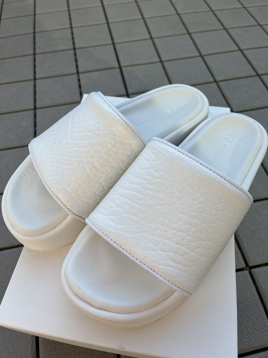 MARS1160's tweet photo. y-3サンダルきたー☺︎
オールホワイトコーデ組んでデート行こ、 https://t.co/wUG8V6Hidx