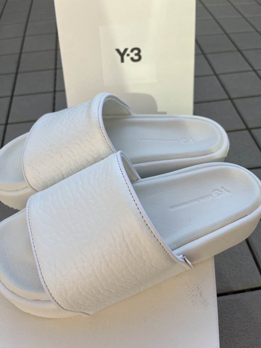 MARS1160's tweet photo. y-3サンダルきたー☺︎
オールホワイトコーデ組んでデート行こ、 https://t.co/wUG8V6Hidx