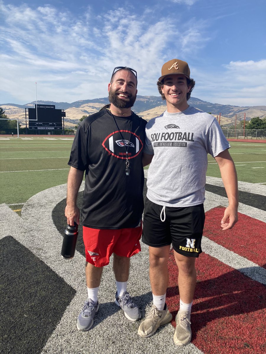 Had a great time at the Showcase Showdown In The Siskiyous. Had a great time and met some great coaches. Thank you all! <a href="/CoachWinfield/">Josh Winfield</a> <a href="/SOU_Football/">Southern Oregon Football</a>