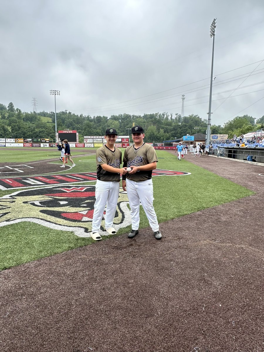 btkurtz26's tweet photo. Combined No-Hitter On 7/21 @ wild things park! Had an amazing weekend! @DubJayBaseball @FloodCityElite https://t.co/uCohJ64IV8