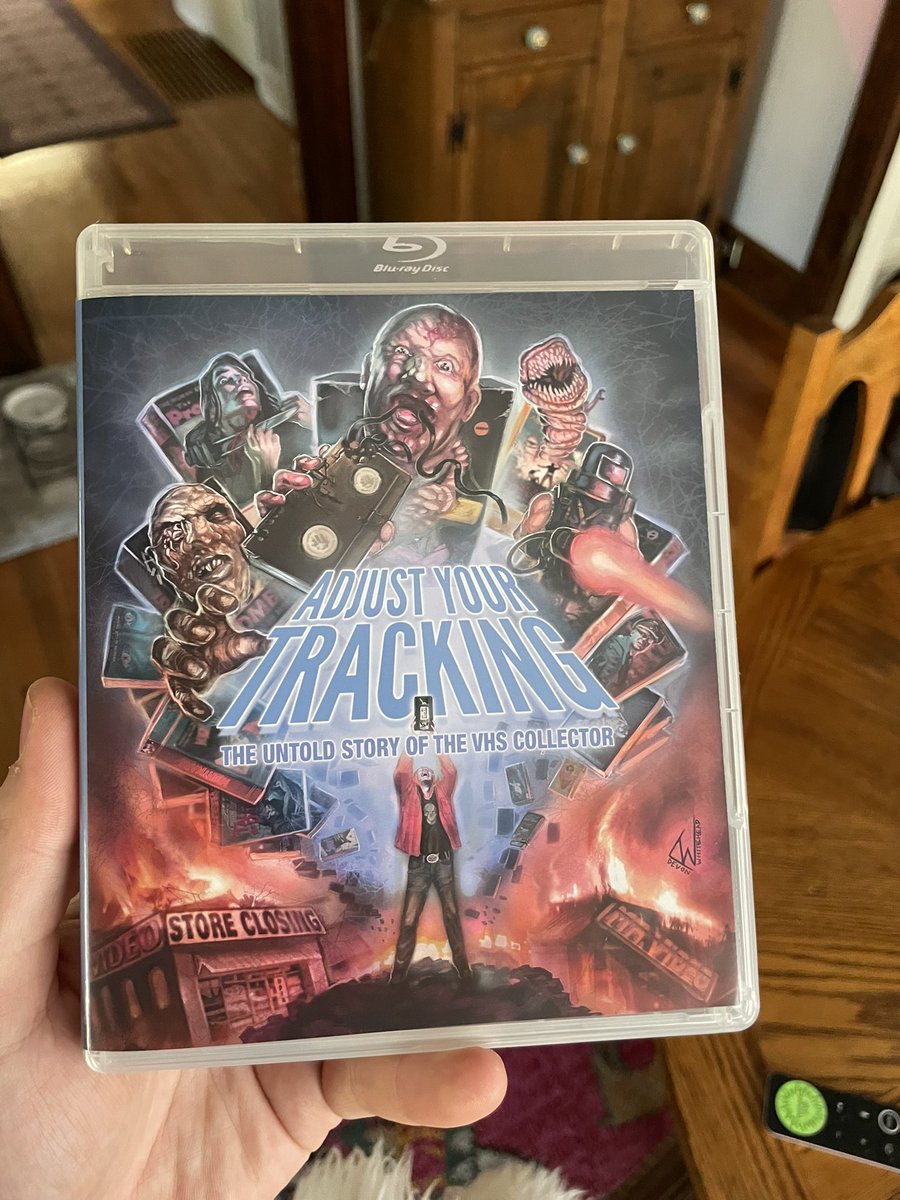 vhshitfest's tweet image. Just arrived. Damn this turned out so nice. I’m so happy! Tag us when your copy shows up! vinegarsyndrome.com/collections/vh…