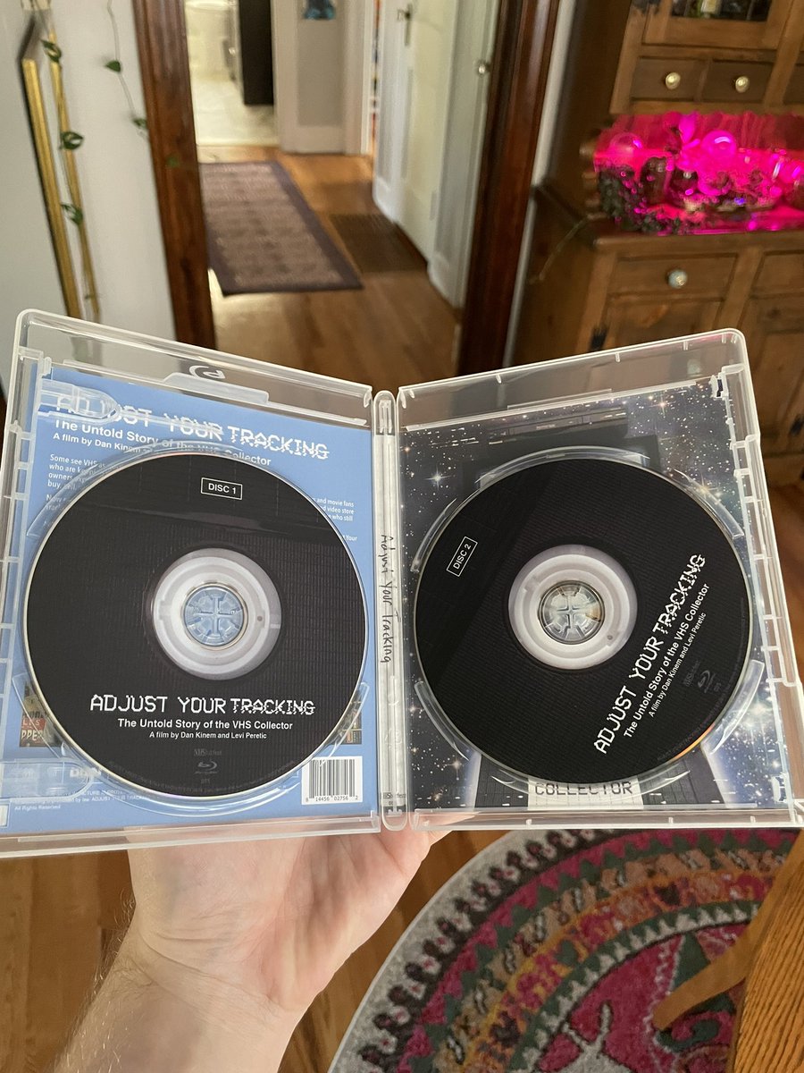 vhshitfest's tweet image. Just arrived. Damn this turned out so nice. I’m so happy! Tag us when your copy shows up! vinegarsyndrome.com/collections/vh…