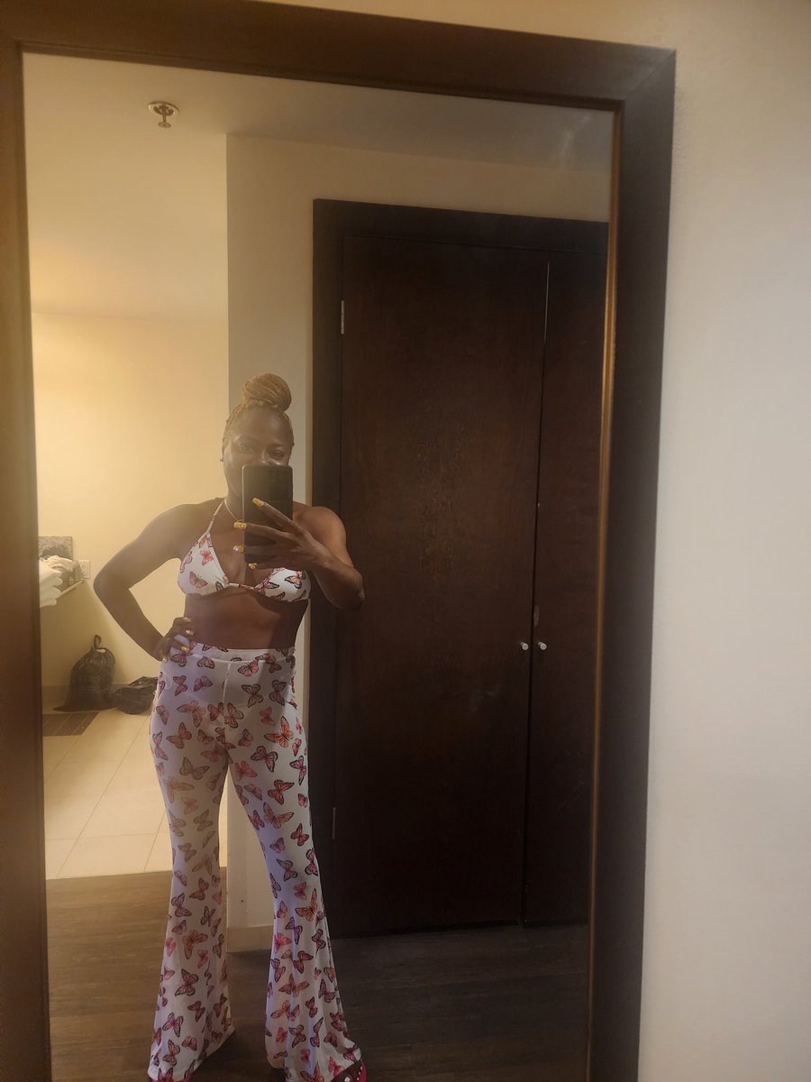 luv_dis_caramel's tweet photo. #PoolTimeAgain
#LilSexyButterfly
#HardRockCasinoHotelResort
#SundaysPoolPartys
#Biloxi https://t.co/Bl4W9bQ3cG