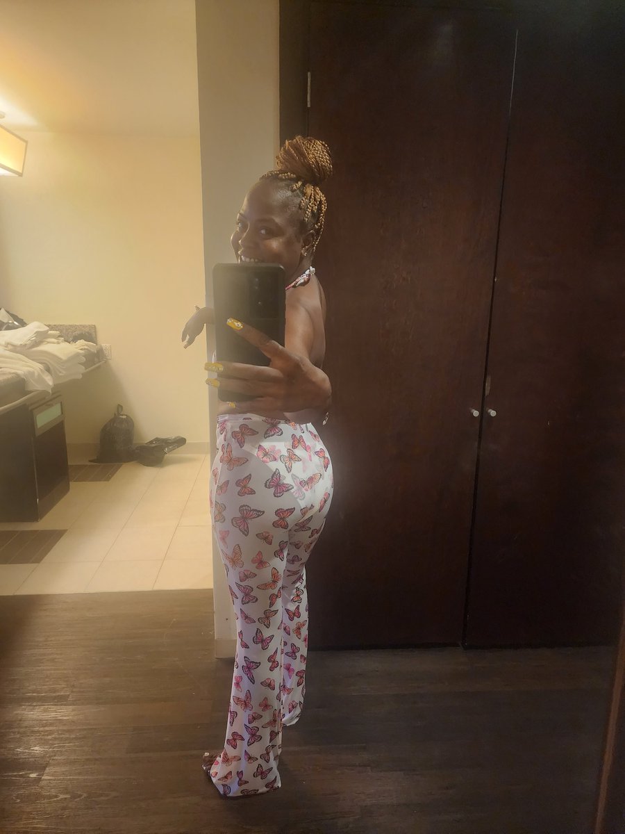 luv_dis_caramel's tweet photo. #PoolTimeAgain
#LilSexyButterfly
#HardRockCasinoHotelResort
#SundaysPoolPartys
#Biloxi https://t.co/Bl4W9bQ3cG