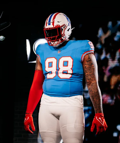 The #Titans will be bringing back their Houston Oilers throwback uniforms for two games this season. 

These are gorgeous. 🔥