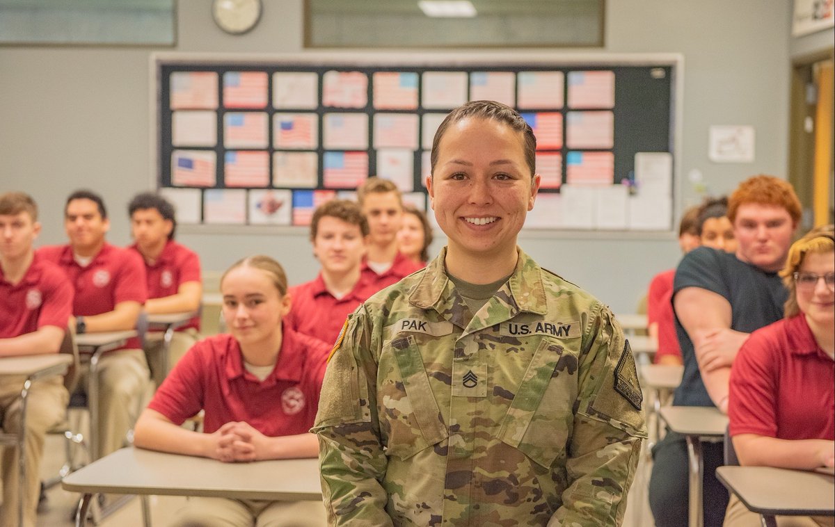 #ArmyPossibilities takes Soldier back to her alma mater where she’s #MakingaDifference. 📰 army.mil/article/268272…