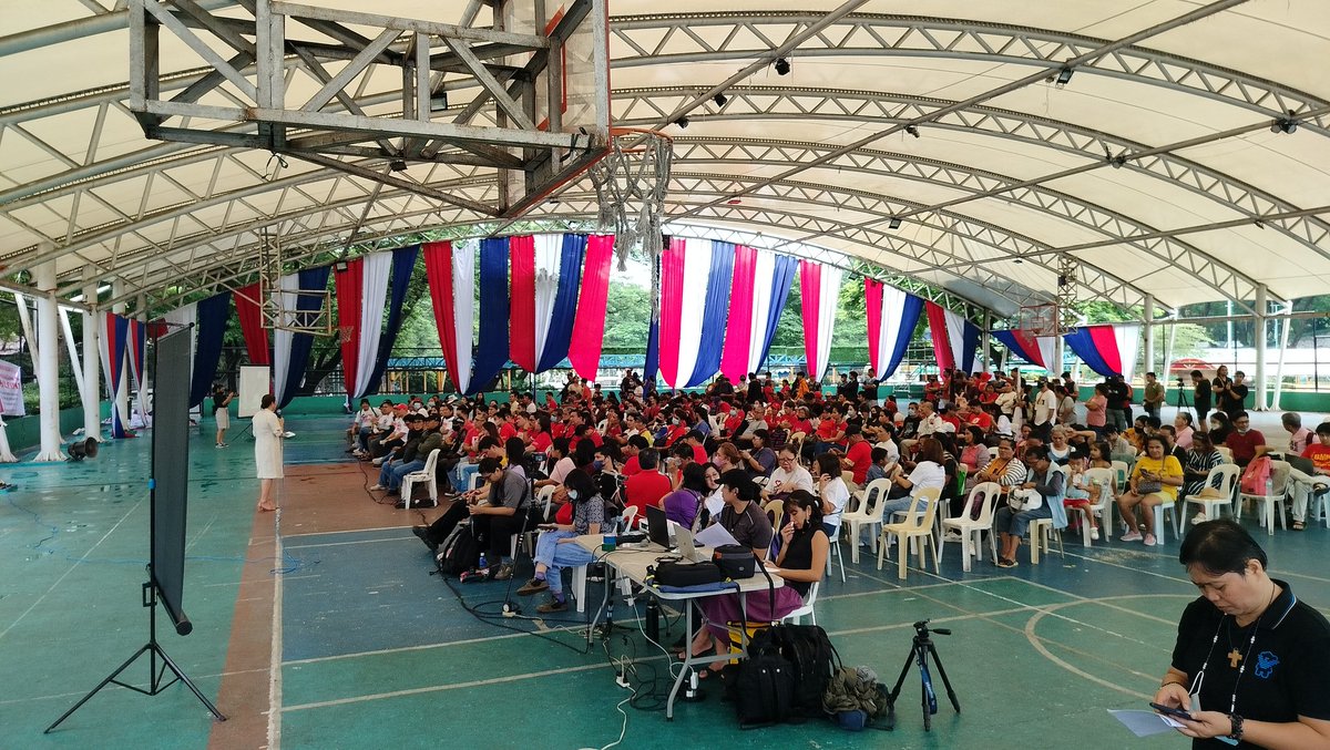 KMK_National's tweet photo. HAPPENING NOW: Workers gather at QC Circle Basketball Court to discuss the labor situation of the country.
#SahodItassPresyoIbaba
#SONAngBayan
#SONA2023 https://t.co/TFBlXm954w