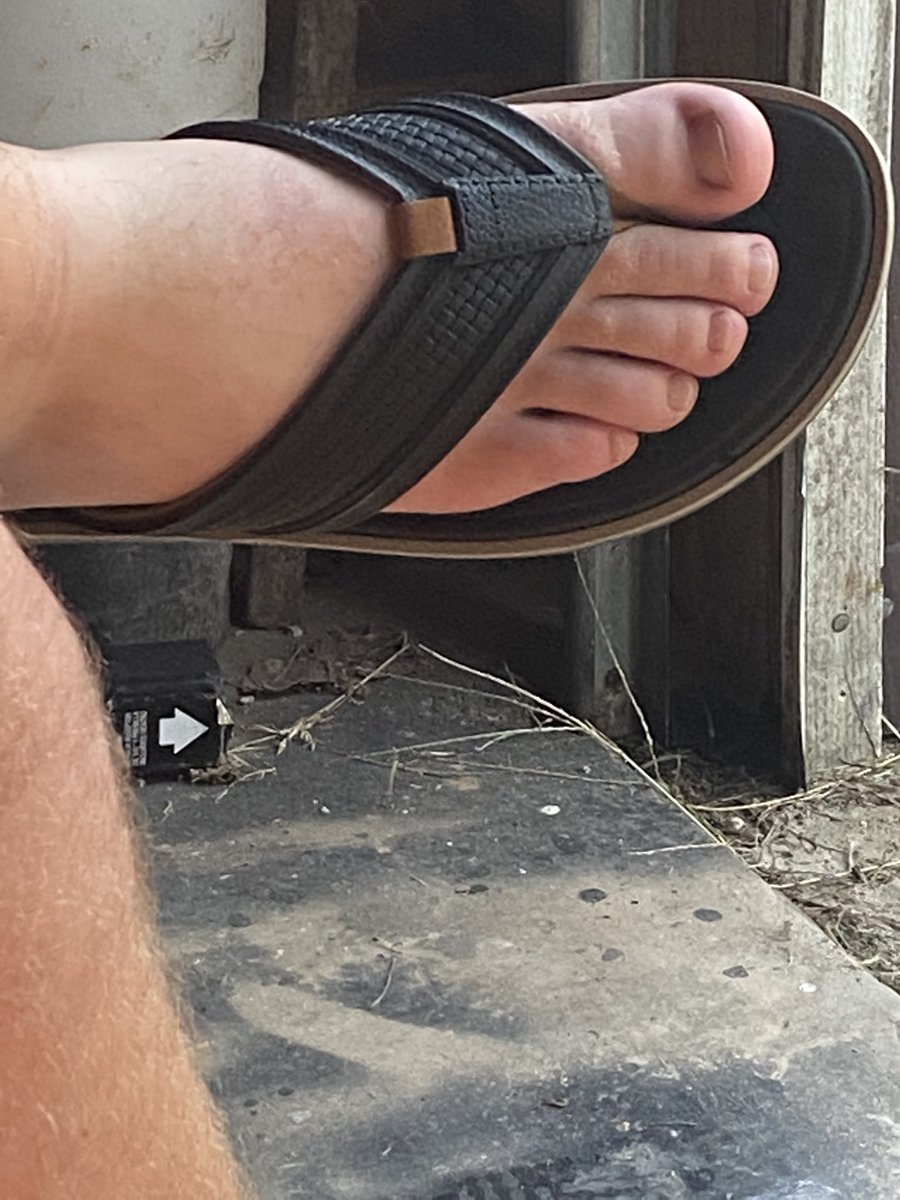 Springfield48's tweet image. Do love feet and toes!