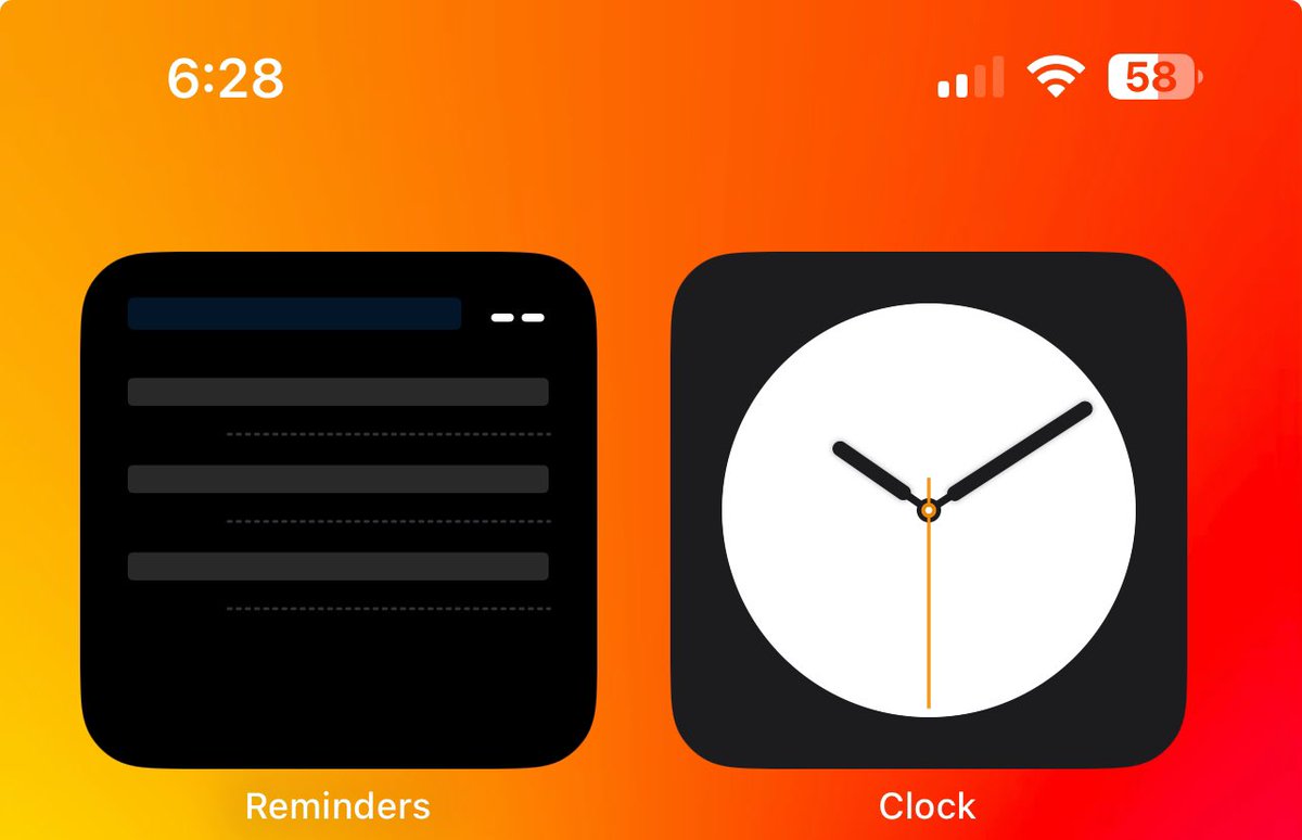 missodessa's tweet image. Ok updated my phone and my texts are still black and my widgets look like this 😒 #ios17beta