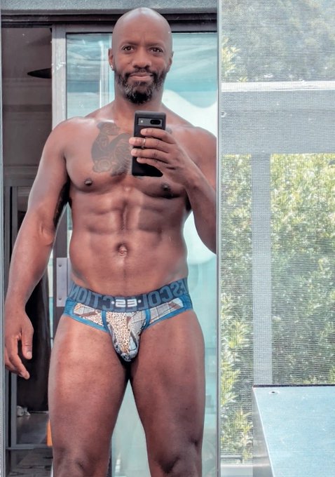 There's a dimple in my #dilf smile ☺️ https://t.co/VpyMYW4tKw<a href="/tag/dilf"class="tags">#dilf</a>