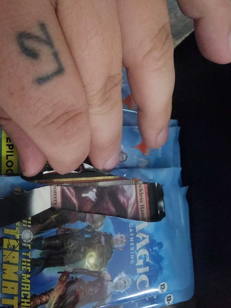 masteryoshigr's tweet photo. @wizards_magic just opened a march of the machine bundle and first pack of cards was all messed up. https://t.co/NZBc3fYDCH