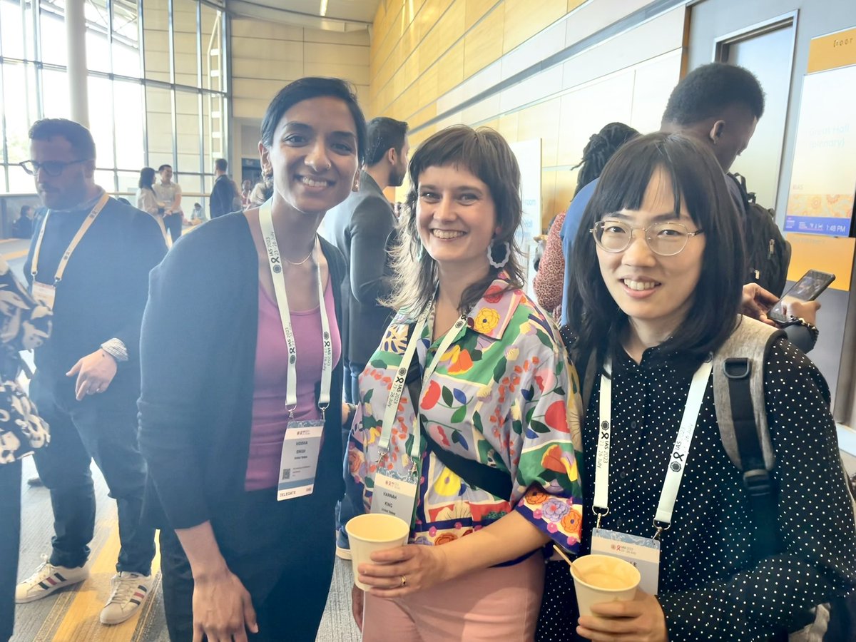 viddicent's tweet photo. @iasociety IAS 2023 is off to a wonderful start! Many thanks to the Scholarship Committee and IAS for uniting collaborators (normally a few states away) down in the Southern Hemisphere! 

Figure 1. Folks from lab of @AnnChahroudi,  @virologyhannah, and Michelle from @BosingerLab https://t.co/5xMaAO7lJk