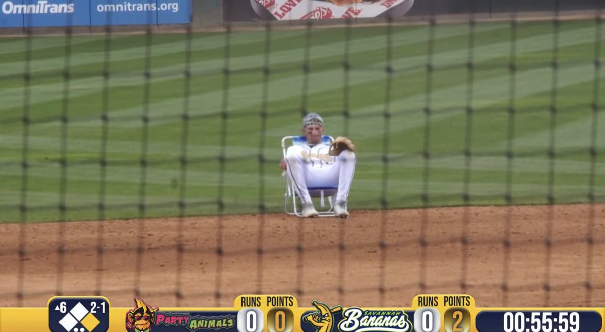 our shortstop is really taking this whole “being in Cali” thing to a new level