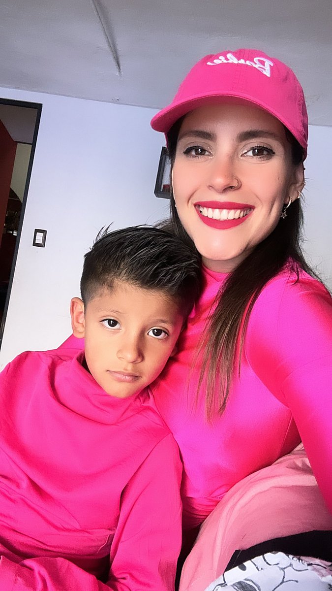 Marycorripio's tweet photo. Hoy toca cinito 🎥💕
#Barbie #Twins https://t.co/yz0IfNgM0A