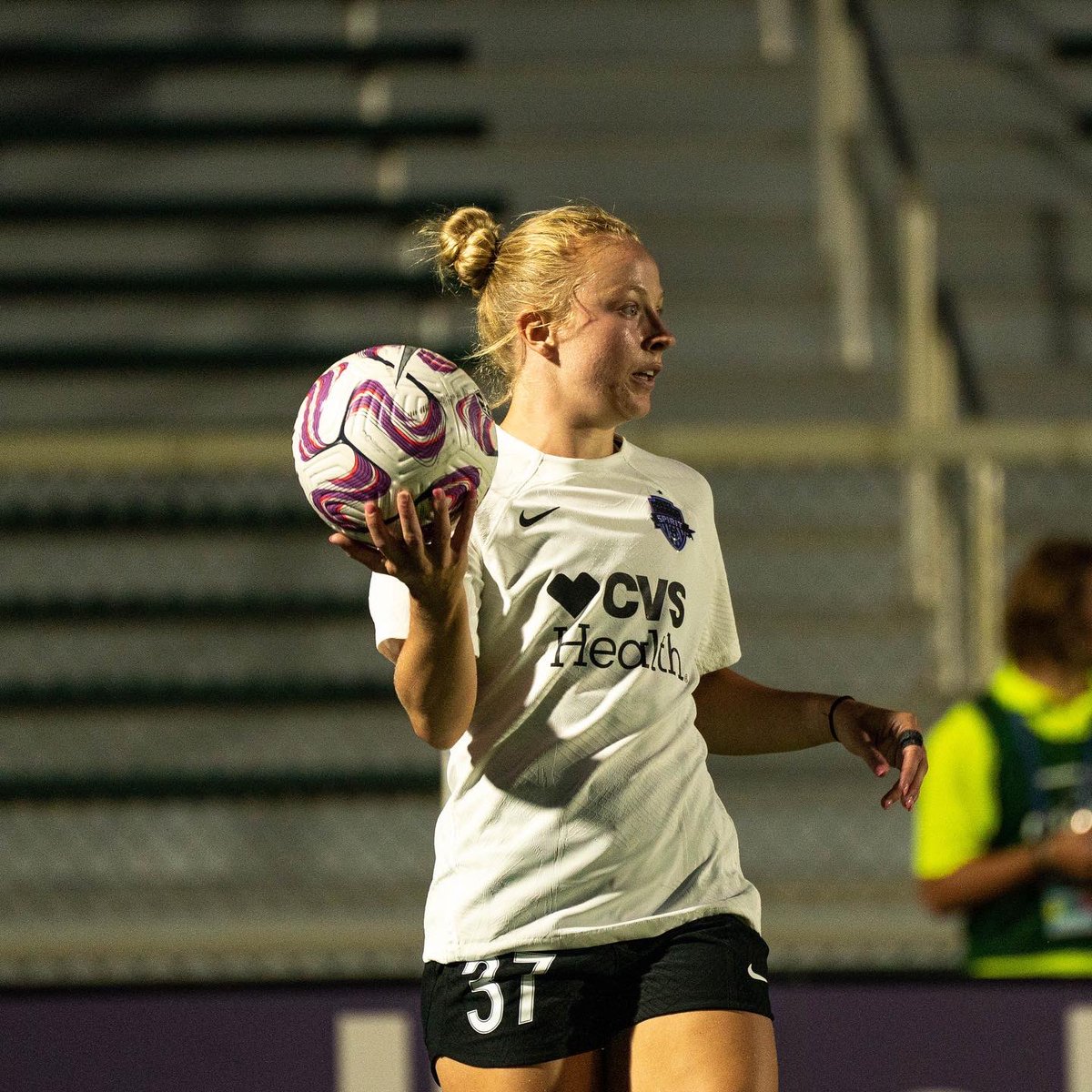 Jordan Thompson made her ✨NWSL✨ debut this weekend!

Send her some love 🖤
