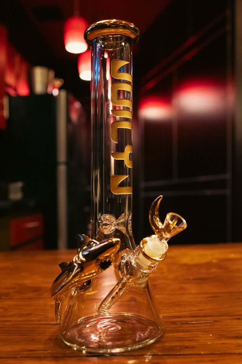 therealjuicyj's tweet photo. Your Witnessing a billion dollar business in the making @juicyjglass https://t.co/MaeVuncgB4