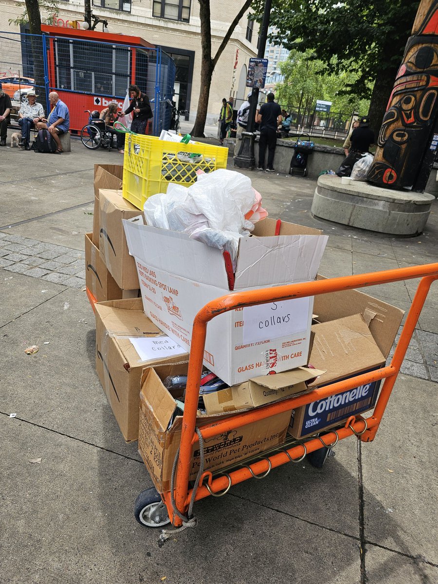Great to see the <a href="/VanHumane/">Vancouver Humane Society</a> society come to the DTES and hand out pet supplies. The leftover pet gear will go to the DTES Emergency HUB and will be distributed to pets in need when they need it. Also the VHS has a fund that helps dtes pets with emergency vet bills.