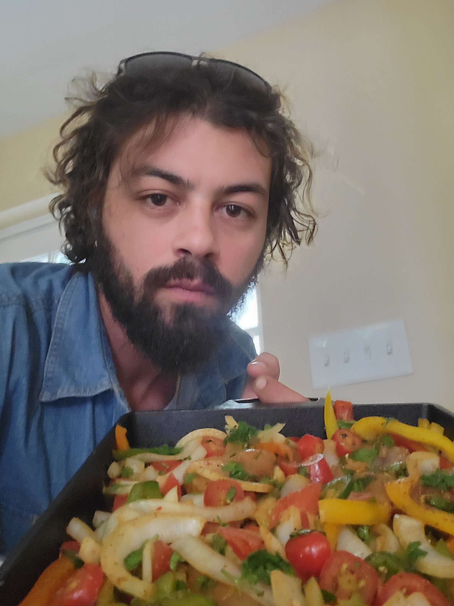 tael on Twitter "makinf fajitas https//t.co/ScXHcD7J2y" / Twitter