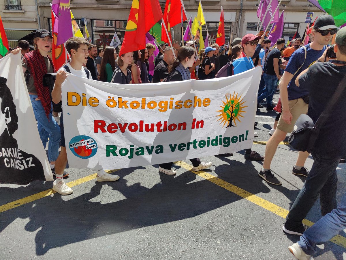 From the anarchist gathering in St. Imier to #Lausanne

Around 100 internationalist from various countries joined in the big march in Lausanne besides thousands of Kurds on the occasion of the 100th anniversary of the Treaty of Lausanne under the banner "#DefendKurdistan!"