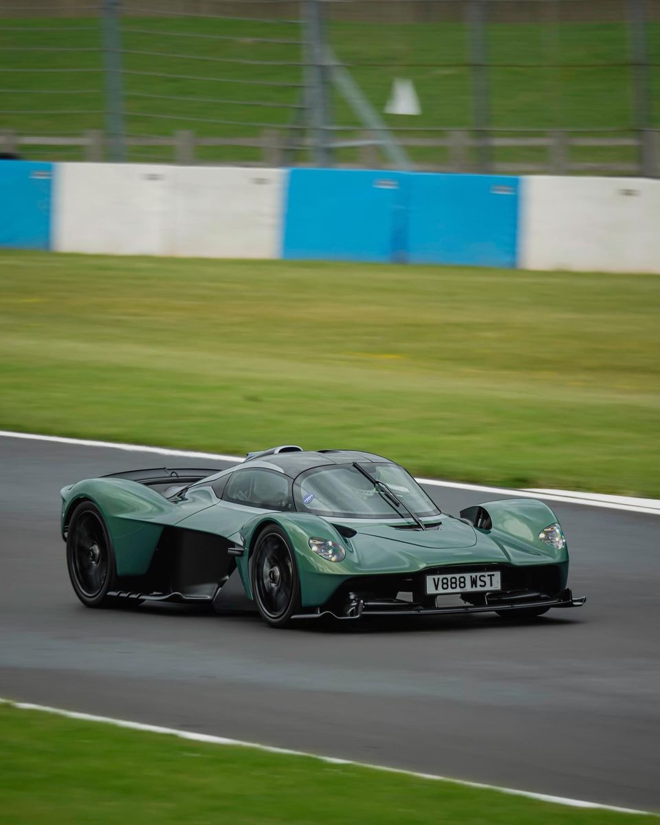 2023 Aston Martin Valkyrie! what a machine! It looks at home on the track 
#astonmartin #astonmartinvalkvrie
#amazingcars247 #carswithoutlimits #supercarsoflondon #supercarspotting #carspotting #carspotter #supercarlifestyle #carphotography #carphotographer