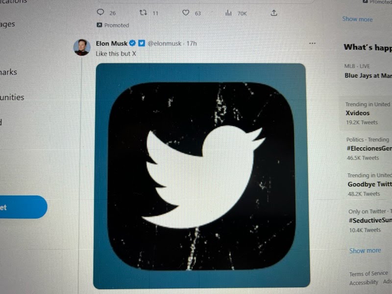 hypesting's tweet image. We knew @elonmusk ⚡️👊 #backInBlack #black #hypesting #huge
