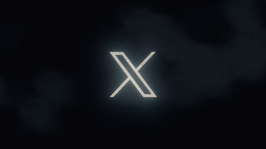 SaycheeseDGTL's tweet image. After 17 years, Twitter is officially rebranding to the name ‘X.’ The twitter logo will officially be changed, Elon Musk confirms.