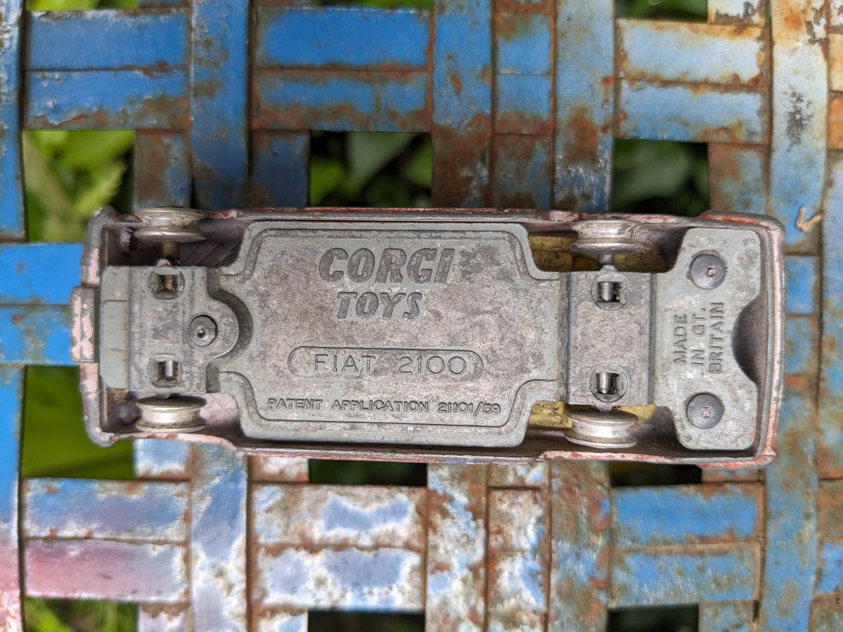 Camouflage @corgi <a href="/fiat_fan_club/">FIAT fan club</a> <a href="/fiat/">Fiat</a> 2100 made in the 1960s